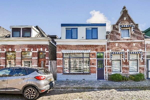Arnold Hoogvlietstraat 85